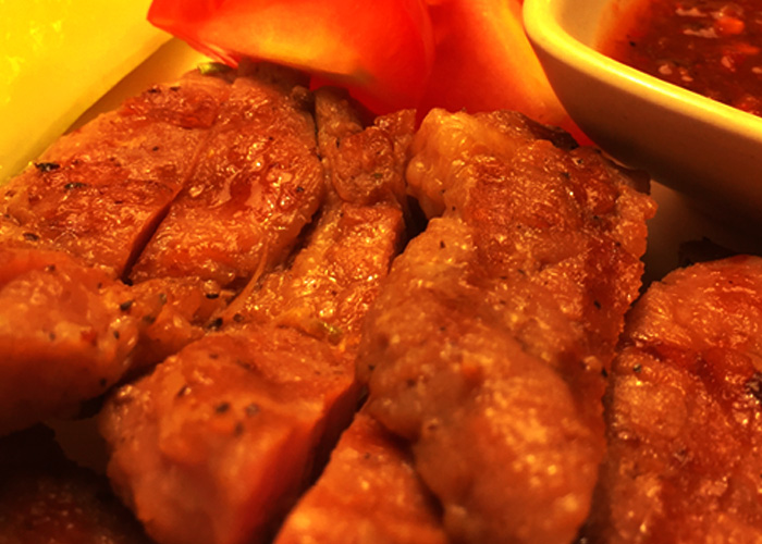 Grilled_pork_with_Thai_spicy_sauce.jpg